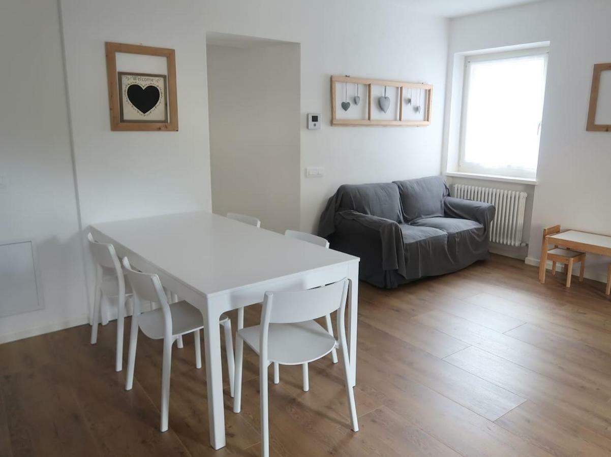 Appartamento Per Vacanze "Il Gelso" 로베레토 외부 사진